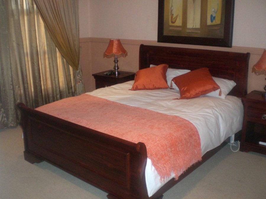 8 Bedroom Property for Sale in Vryburg North West